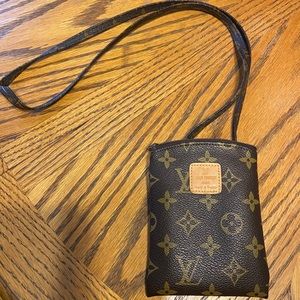 Vintage Louis Vuitton monogram passport holder
